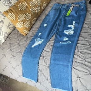 Brand new with tags Forever 21 Boyfriend jeans!